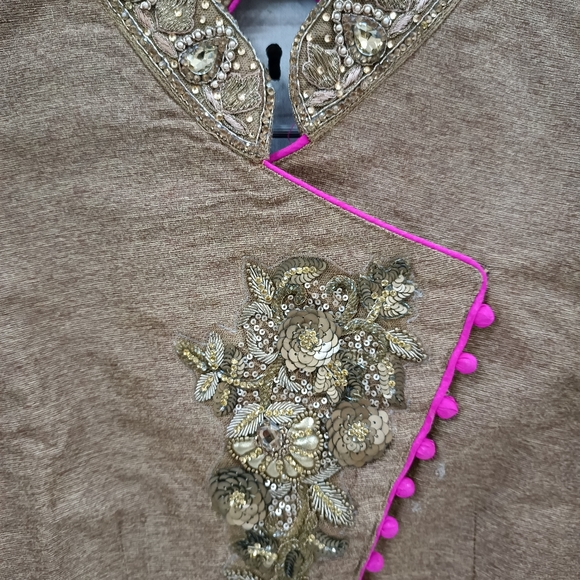 Festive dress - Picture 4 of 9